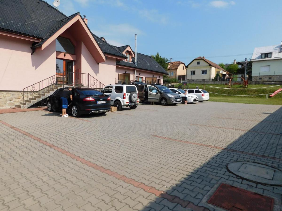 Apartmanovy Penzion Бойнице Экстерьер фото