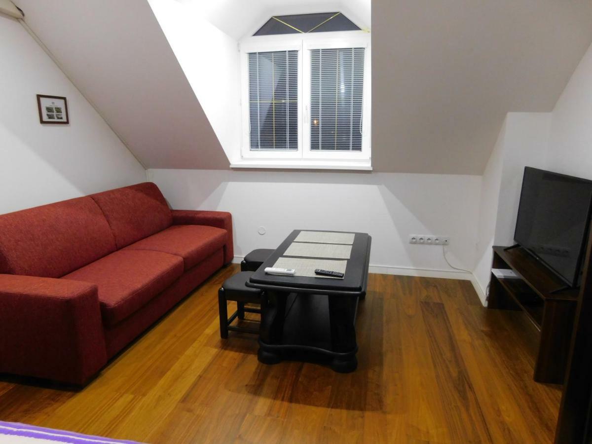 Apartmanovy Penzion Бойнице Экстерьер фото